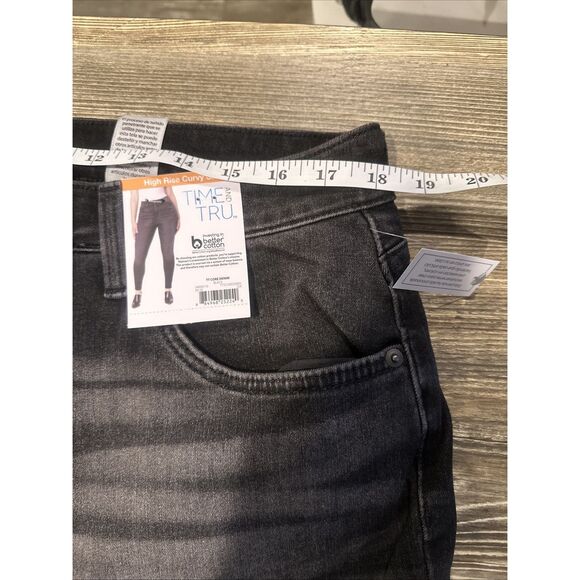 Time and Tru Women's High Rise Curvy Jeans, 29" Inseam for Regular Size 16 Black - Picture 8 of 11
